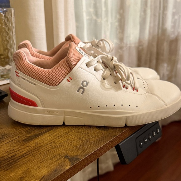 On Running Shoes - On Running The Roger Advantage Women’s Size 9.5 Olympic White Rose Tennis Shoes
